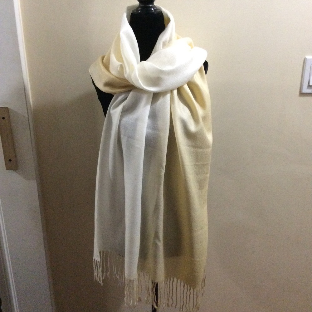 Beautiful Pashmina cashmere and silk ombré scarf